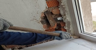 Демонтаж оконных откосов по выгодной цене от 517 руб. в Каспийске - Сварной-Ксп